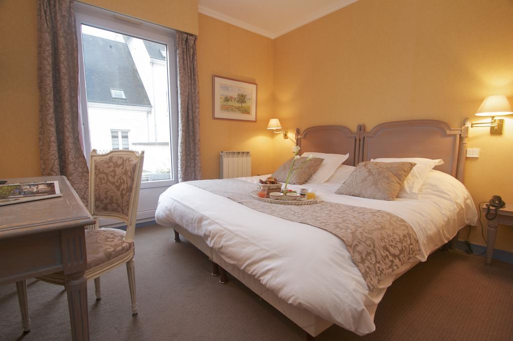 Hotel Sully Nogent-le-Rotrou Ruang foto