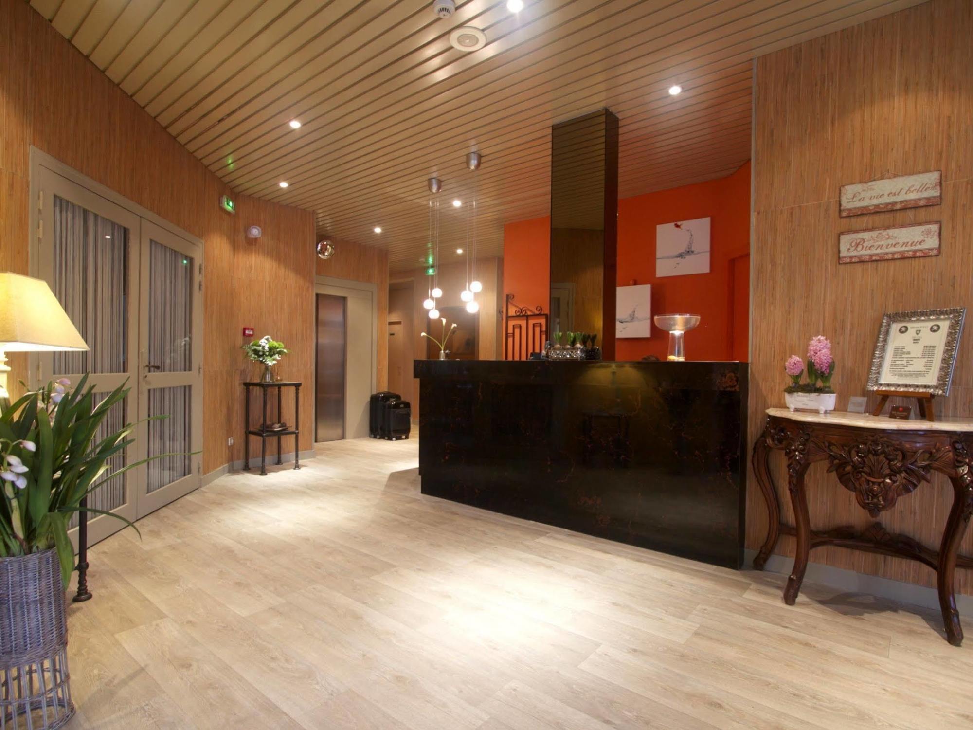 Hotel Sully Nogent-le-Rotrou Bagian luar foto