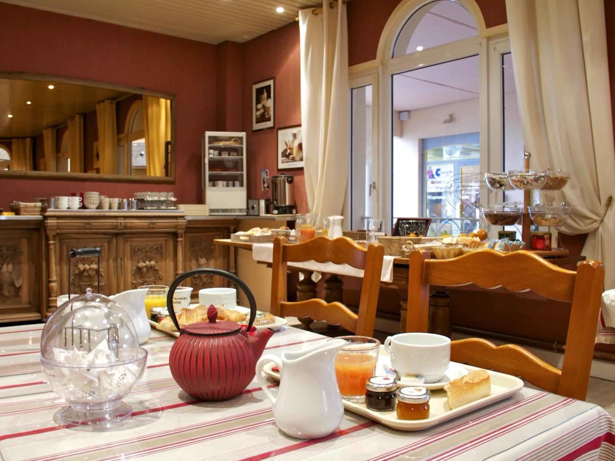 Hotel Sully Nogent-le-Rotrou Bagian luar foto