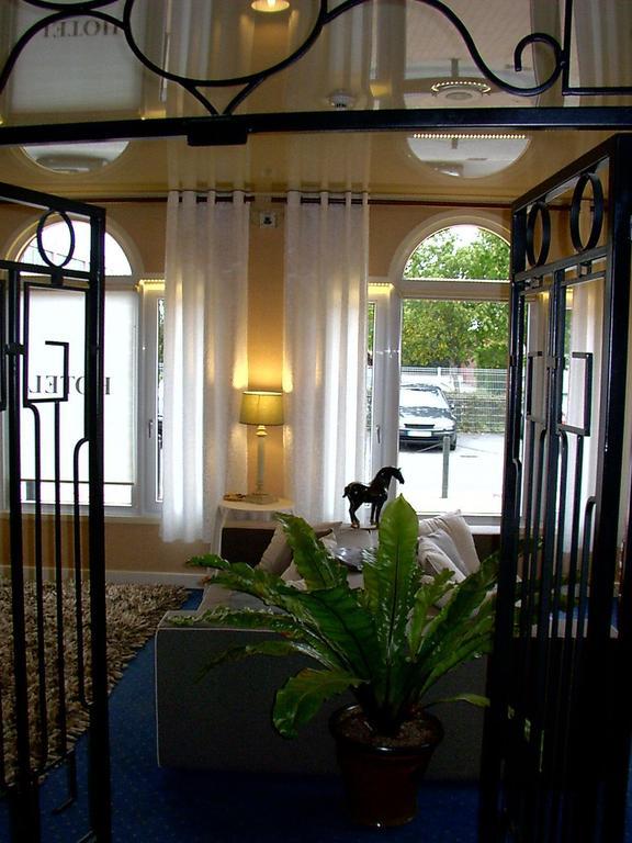 Hotel Sully Nogent-le-Rotrou Bagian luar foto